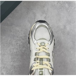 New Balance 204L