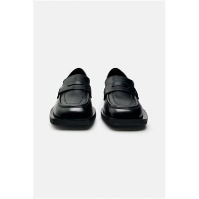 MOCASÍN PIEL PUNTA CUADRADA