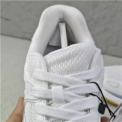 Женские кожаные кроссовки  ЗАР*А