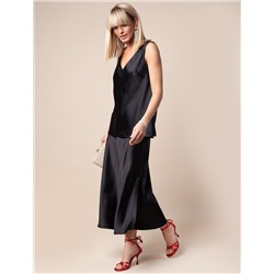 Юбка из плотного полуматового сатина, скроенная по косой