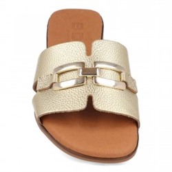 105 - BDA
                SANDALIAS PLANAS