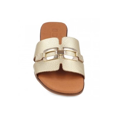 105 - BDA
                SANDALIAS PLANAS