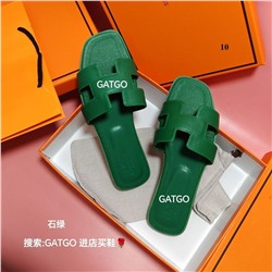 Летние сандали на плоской подошве