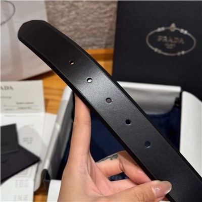 Классический мужской кожаный ремень  PRAD*A