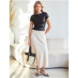 Футболка облегающая из хлопка в рубчик с вырезом лодочка с матовым покрытием металлик