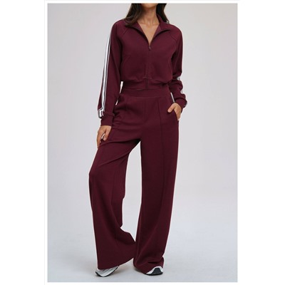 Женский спортивный костюм