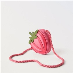 Сумочка - клубничка