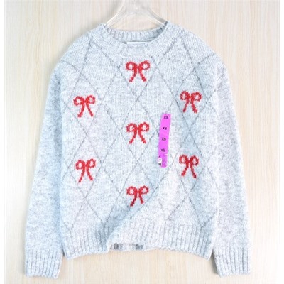 Мягкий и пушистый свитер-пуловер