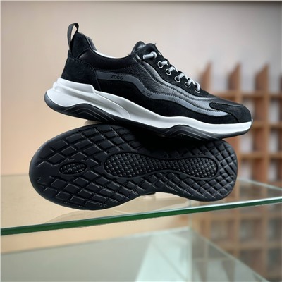 Кроссовки ECC*O