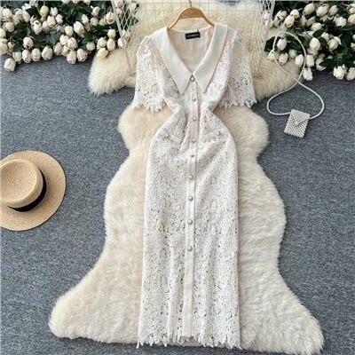 Красивое элегантное кружевное платье