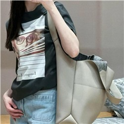 Женская футболка  DIO*R