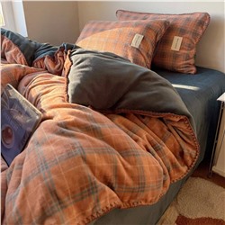 Комплект постельного белья из молочного велюра