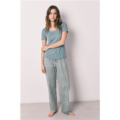 Pijama verde estampado rayas