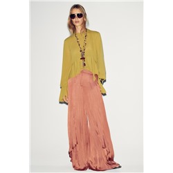 FLOWING RUFFLED BLOUSE