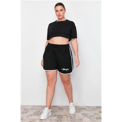 Trendyol Curve Siyah Slogan Baskılı Biye Detaylı Örme Büyük Beden Şort & Bermuda TBBSS24AP00028