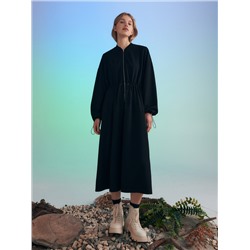 Kleid im sportlichen Stil