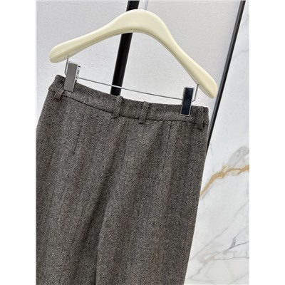 Модные и красивые брюки в елочку высокого класса на раннюю весну