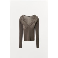 KNIT V-NECK TOP