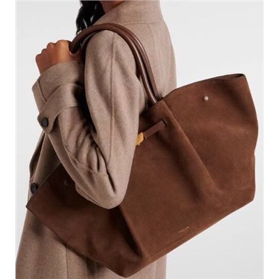 Сумка Demellie*r (сумки этого бренда советуют все стилисты, наравне с Polen*e и The Ro*w)