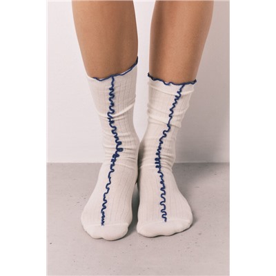 Calcetines largos blancos hilo contraste