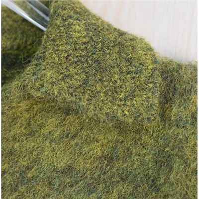 Стильный и молодежный свитер с цветными блоками