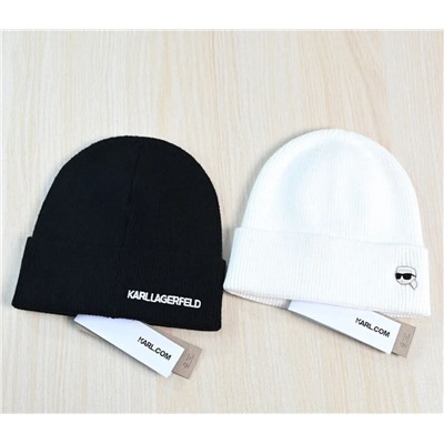 Шапка с металлизированной вышивкой в ​​виде головы мультяшного персонажа KARL LAGERFEL*D