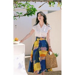 Женский комплект из льняной рубашки и яркой юбки