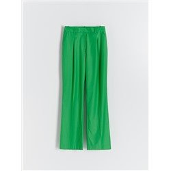 Hose mit Bügelfalten