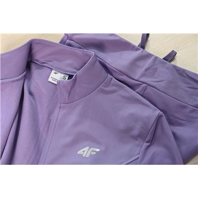 Женский спортивный костюм