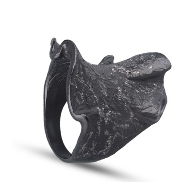 Кольцо мятый металл (покрытие черный родий), Есть комплект