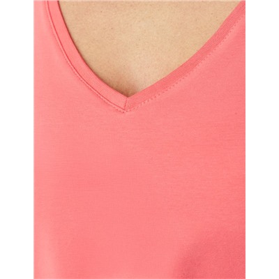 Футболка с V-вырезом и цельнокроеным рукавом из премиального хлопка с эластаном