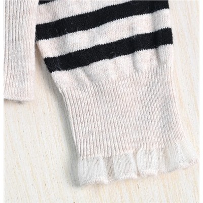 Трикотажный тонкий свитер