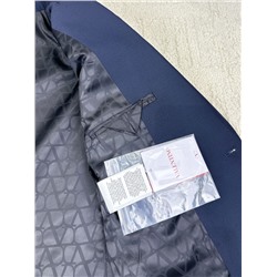 высокая версия пиджак, , подиумный стиль, изысканная вышивка золотой нитью, кастомизация формованных кнопок фурнитуры, кнопок всего двести и они ничем не отличаются от YB