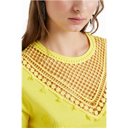 Camiseta bordado pico frontal