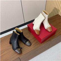 Женские ботинки челси на толстом каблуке с маленькими V-образными пряжками