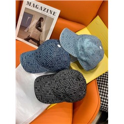 Стильная бейсболка  FEND*I 💛