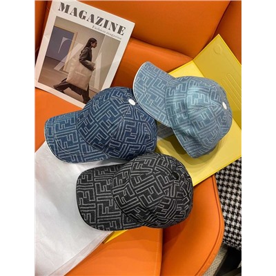 Стильная бейсболка  FEND*I 💛