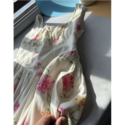 Летнее длинное платье на тонких бретелях из смесового льна