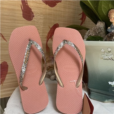 Трендовые сланцы вьетнамки  Havaiana*s