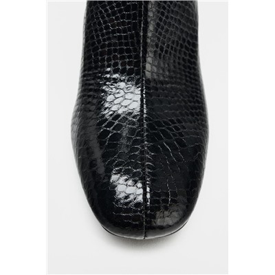 TEXTURED HEELED ANKLE BOOTS