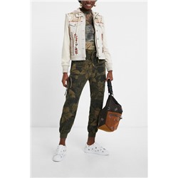 Chaqueta vaquera slim capucha