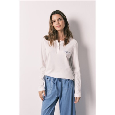 Conjunto de pantalón y camiseta