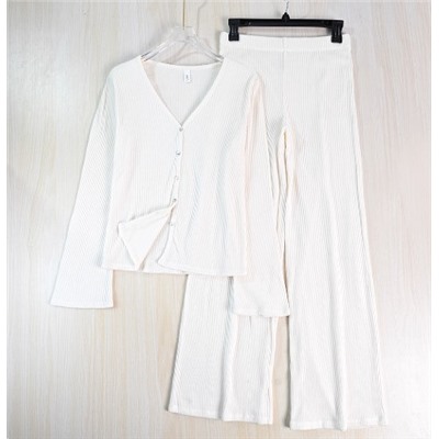 Женский  элегантный и изысканный трикотажный костюм