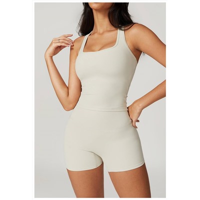 Кроп-топ с внутренней подкладкой с чашками