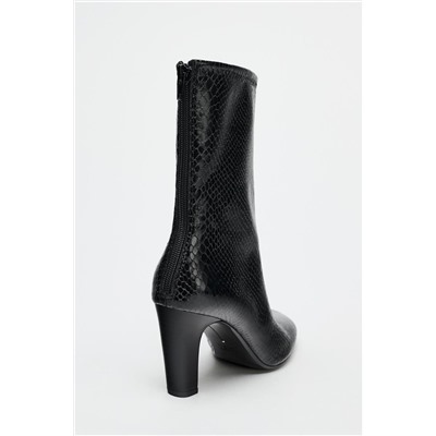 TEXTURED HEELED ANKLE BOOTS