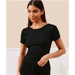 Top de punto con espalda al aire