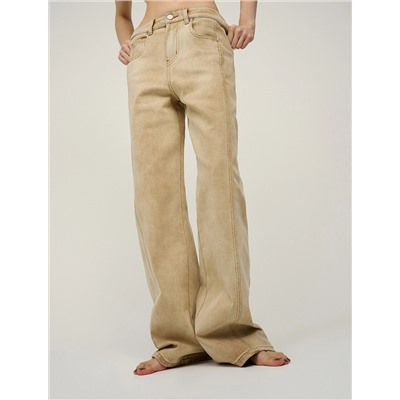 Бежевые джинсы с рельефными швами