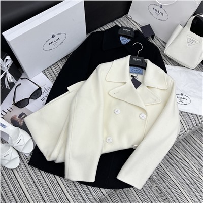 Распродажа Настоятельно рекомендуем серию ранней осени и зимы 2023 года Пра* кашемировое пальто средней длины с лацканами, карманы из шерстяного меха, карман с надписью с логотипом, два цвета