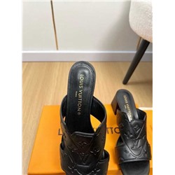 Новейшая серия 2026  Женские шлепки с тиснением на толстом каблуке  ЛУ*И ВЬЕТО*Н