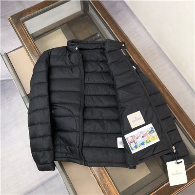 Мужской пуховик с воротником-стойкой  Moncle*r